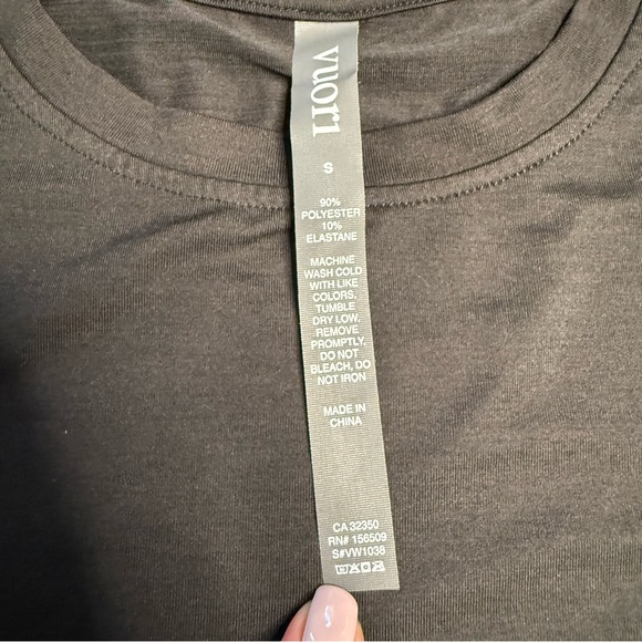 VUORI Lux Crew Long Sleeve Fitted Tee, Size S - Picture 4 of 6